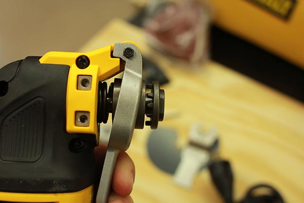 Máy cắt đa năng Dewalt DWE315K-B1 1 Máy cắt đa năng Dewalt DWE315K-B1