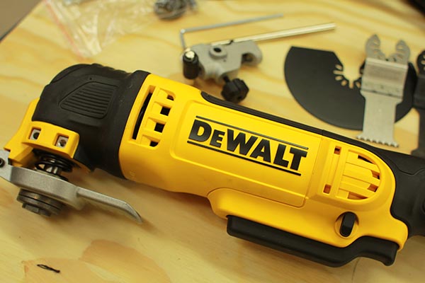 Máy cắt đa năng Dewalt DWE315K-B1 2 Máy cắt đa năng Dewalt DWE315K-B1