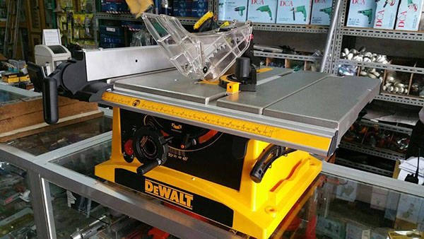 Máy cưa bàn Dewalt DWE7470-B1 2 Máy cưa bàn Dewalt DWE7470-B1